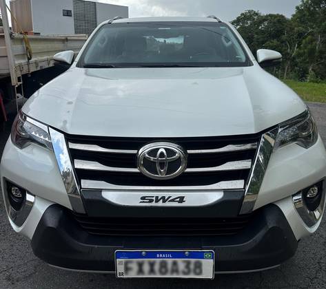 TOYOTA HILUX SW4 2.8 SRX DIAMOND 4X4 7 LUGARES 16V TURBO INTERCOOLER DIESEL 4P AUTOMÁTICO